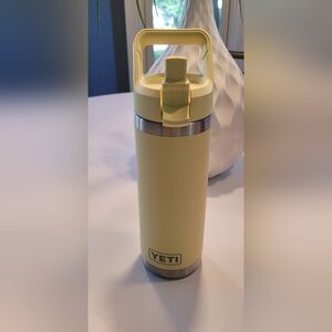 YETI Daybreak Yellow 18 Oz Rambler Water Bottle